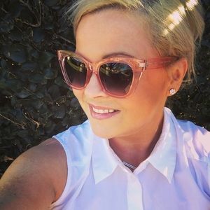 Meet your Posher, Sylvia